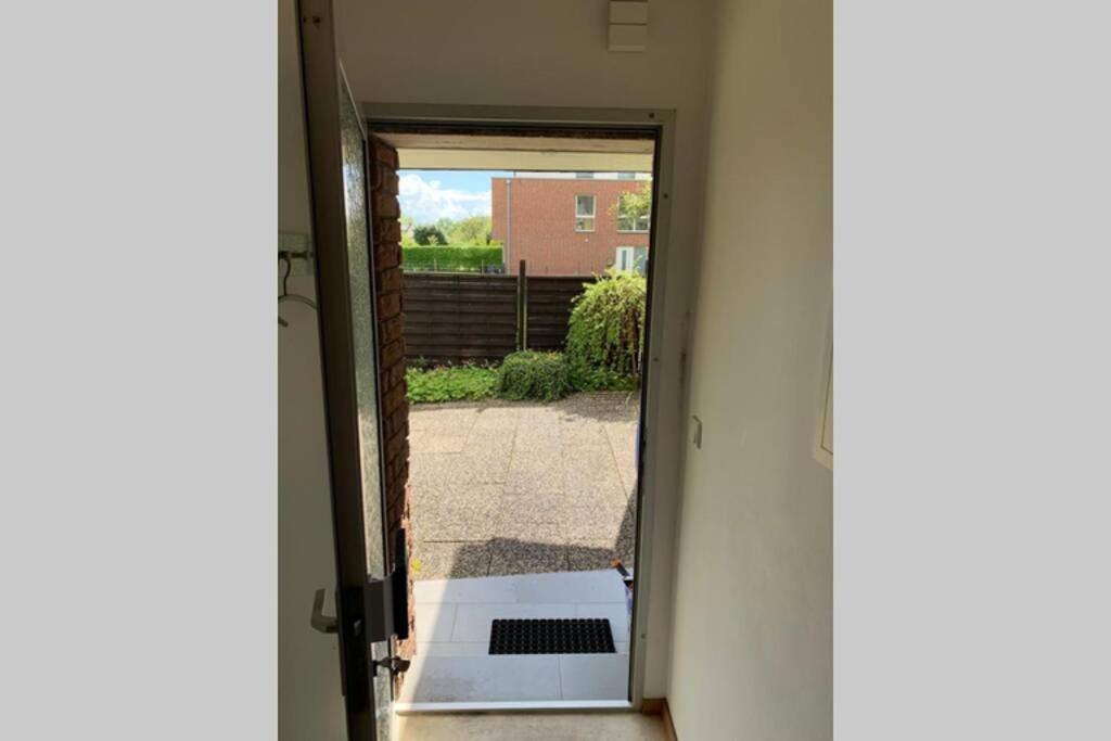 Ruhiges Zentral Gelegenes Apartment In Guetersloh Exterior photo